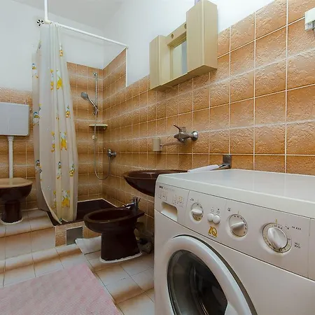 Apartment Ante